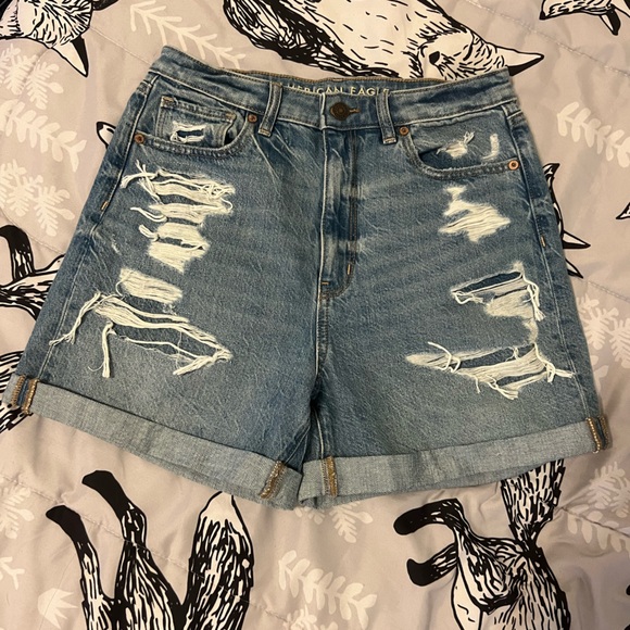 American Eagle Relaxed Fit Mom shorts - Picture 1 of 3